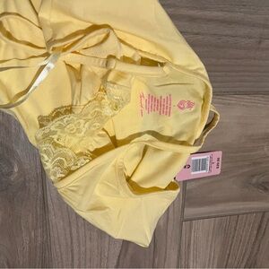 Torrid size 1 new with tags tank top yellow with lace